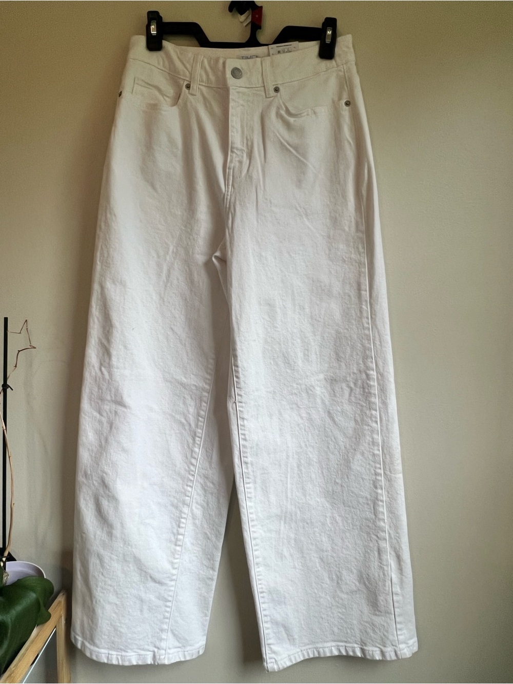 Time and Tru White Wide-Leg Jeans with High Rise